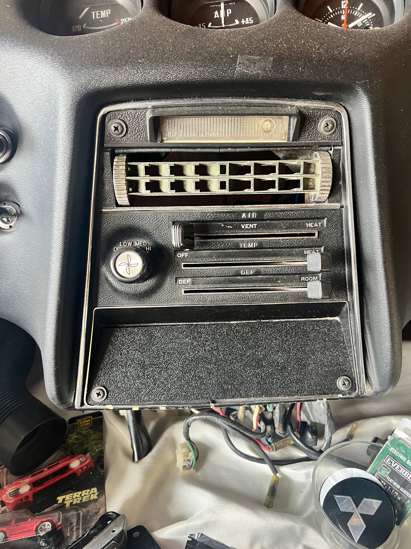 S30 432//R reproduction HVAC/RADIO block off plate.