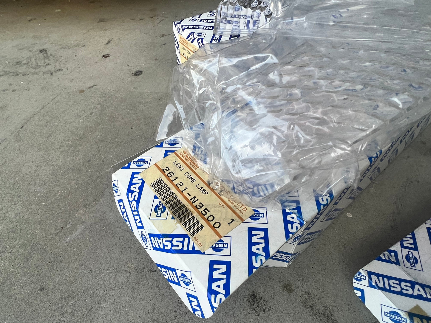NISSAN genuine S30 NZ/AUS Turn Signal Lenses. Clear x Amber