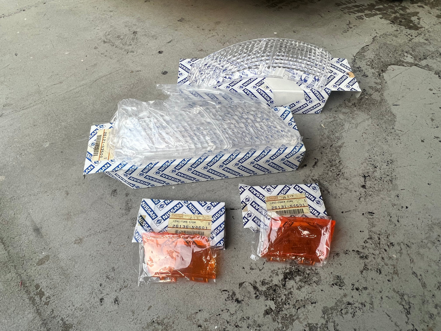 NISSAN genuine S30 NZ/AUS Turn Signal Lenses. Clear x Amber