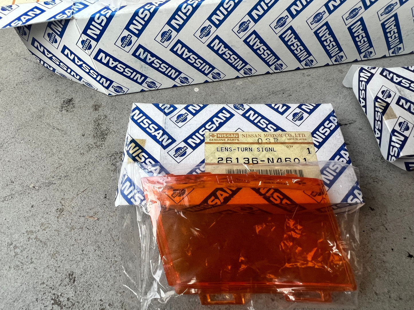 NISSAN genuine S30 NZ/AUS Turn Signal Lenses. Clear x Amber